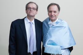 Retrato de Carlos Pérez San Emeterio y Antonio Soler previo a su investidura como Doctor "Honoris Causa" por la Facultad de Filosofía y Letras de la Universidad de Málaga. Paraninfo. Junio de 2016