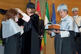 Investidura como Doctores "Honoris Causa" de Michelle Mattelart y Armand Mattelart por la Facultad de Ciencias de la Comunicación de la Universidad de Málaga. Rectorado. Abril de 2014