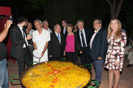 Paella para la fiesta de bienvenida a los alumnos de intercambio internacional de la Universidad de Málaga. Jardín botánico. Octubre de 2016