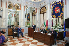 Intervención de Francisco de la Torre en el nombramiento de Eugenio Chicano como miembro de la Real Academia de Bellas Artes de San Telmo. Salón de los Espejos, Ayuntamiento de Málaga. Septiembre de 2016