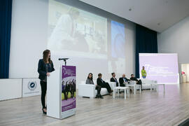 Elisa Pérez de Siles. Panel de expertos. 7º Congreso Internacional de Actividad Física Deportiva para Mayores. Escuela Técnica Superior de Ingeniería de Telecomunicaciones y de Informática. Noviembre de 2017