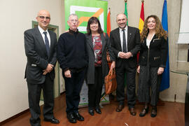 Foto de grupo tras la conferencia de Cristina Narbona. XI Jornadas Andaluzas de Enseñanza de Economía. Facultad de Ciencias Económicas y Empresariales. Febrero de 2018