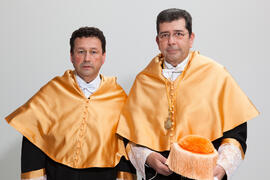 Retrato de Antonio Guevara Plaza y Manuel Molina Lozano antes de su investidura como Doctor "Honoris Causa" por la Facultad de Turismo de la Universidad de Málaga. Rectorado. Abril 2016