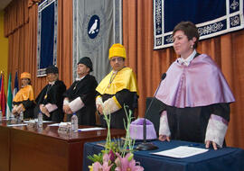Toma de posesión de nuevos decanos, directores de centro y defensores de la Comunidad Universitaria. Paraninfo. Febrero de 2008