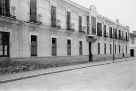 Escuela de Peritos Industriales en calle la Regente. Abril de 1956. Málaga (España)