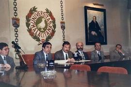 Firma del convenio Diderot para la realización de la Enciclopedia Electrónica de Andalucía. Enero de 1990