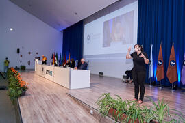 Intérprete de signos. Apertura del Curso Académico 2021/2022 de la Universidad de Málaga. Escuela Técnica Superior de Ingeniería Informática y Telecomunicaciones. Septiembre de 2021
