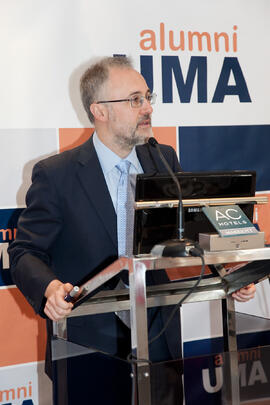 Salvador Díaz Cano en su nombramiento como miembro de honor de la Asociación de Antiguos Alumnos de la Universidad de Málaga. Foro Alumni-UMA. Mayo de 2014
