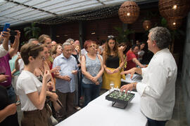 Showcooking en patio del Hotel Molina Larios. Curso "Ciencia y gastronomía. Desmontando leyendas urbanas". Cursos de Verano de la Universidad de Málaga. Málaga. Julio de 2019