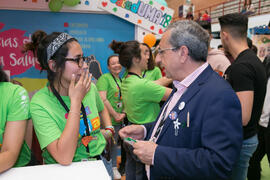 José Ángel Narváez en el estand de Ciencias de la Salud. Jornadas de Puertas Abiertas de la Universidad de Málaga. Complejo Polideportivo Universitario. Abril de 2018