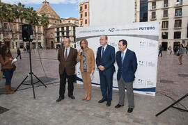Inauguración de la exposición "UMA 40 años compartiendo futuro" en Calle Larios. Octubre de 2012
