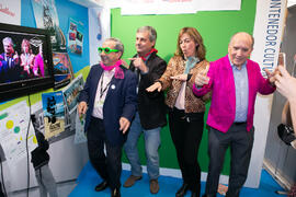 José Ángel Narváez, José Francisco Murillo, María Jesús Martínez y Pedro Montiel en el estand del Contenedor Cultural. Jornadas de Puertas Abiertas de la Universidad de Málaga. Complejo Polideportivo Universitario. Abril de 2018