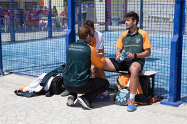 Jugadores en el descanso de un partido. Campeonato de España Universitario de Pádel. Antequera. Abril de 2017