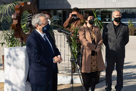 Intervención de José Ángel Narváez en la inauguración de la escultura  de José Luis Martín García en la Facultad de Estudios y Sociales y del Trabajo de la Universidad de Málaga. Campus de Teatinos. Marzo de 2021