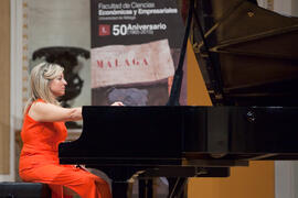 Concierto de Paula Coronas en homenaje a la Facultad de Económicas. Teatro María Cristina. Mayo de 2015