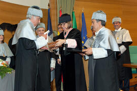 Investidura como Doctores "Honoris Causa" de Michelle Mattelart y Armand Mattelart por la Facultad de Ciencias de la Comunicación de la Universidad de Málaga. Rectorado. Abril de 2014