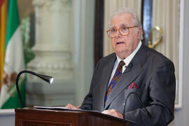 Eugenio Chicano en su nombrabiento como miembro de la Real Academia de Bellas Artes de San Telmo. Salón de los Espejos, Ayuntamiento de Málaga. Septiembre de 2016