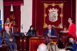 Intervención de María Gámez en la entrega de la Medalla de la Ciudad y el título de Hijo Predilecto a Eugenio Chicano. Ayuntamiento de Málaga. Octubre de 2014