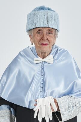 Retrato de Pilar Palomo Vázquez previo a su investidura como "Doctora Honoris Causa" por la Facultad de Filosofía y Letras de la Universidad de Málaga. Edificio del Rectorado. Junio de 2024