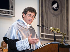 Investidura como Doctor "Honoris Causa" de D. José Antonio Domínguez Bandera por la Facultad de Ciencias de la Comunicación de la Universidad de Málaga. Escuela Técnica Superior de Informática y Telecomunicaciones. Mayo de 2010