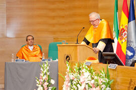 Investidura como Doctor "Honoris Causa" de D. José Manuel González Páramo por la Universidad de Málaga. Rectorado. Junio de 2011