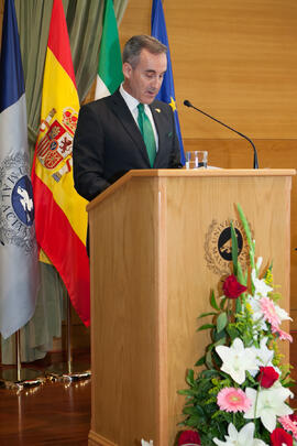 Miguel Porras Fernández en la investidura como Doctor "Honoris Causa" de Jean-Marie Lehn por la Facultad de Ciencias de la Universidad de Málaga. Edificio del Rectorado. Junio 2015