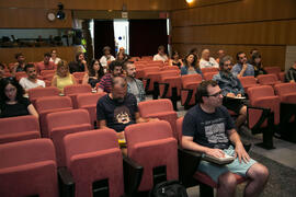 Asistentes a la conferencia de Santi Carrillo. Curso "Tres generaciones de la música Pop española". Cursos de Verano de la Universidad de Málaga. Málaga. Julio de 2018