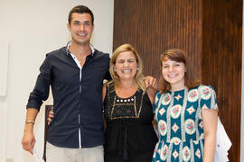 Gema Zarzuela con alumnos en su graduación. Centro Internacional de Español. Agosto de 2014