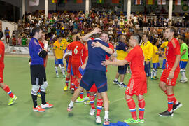 Saludo final. Partido Rusia contra Brasil. 14º Campeonato del Mundo Universitario de Fútbol Sala 2014 (FUTSAL). Antequera. Julio de 2014