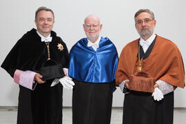 Retrato de grupo previo a la investidura como Doctor "Honoris Causa" de Antonio Luque por la Facultad de Ciencias de la Universidad de Málaga. Edificio del Rectorado. Octubre de 2016