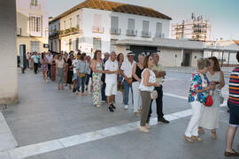 Llegada de asistentes. Actuación solidaria "La Chirigota del Selu". Cursos de Verano de la Universidad de Málaga. Vélez-Málaga. Julio de 2019