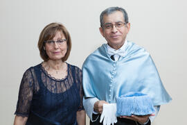 Retrato de Hipólito Esteban Soler y Sra. previo a la investidura como Doctor "Honoris Causa" de Antonio Soler por la Facultad de Filosofía y Letras de la Universidad de Málaga. Paraninfo. Junio de 2016