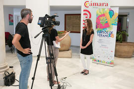 Entrevista a Maribel García Cantero en photocall. Curso "Transexualidad". Cursos de Verano de la Universidad de Málaga. Málaga. Julio de 2018