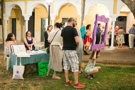 Ambiente en torno al espectáculo benéfico en los Cursos de Verano de la Universidad de Málaga. Marbella. Julio de 2018