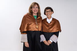 Raquel Barco Moreno y Kazuyo Sejima momentos previos a su investidura como Doctora "Honoris Causa" por la Escuela de Arquitectura de la Universidad de Málaga. Paraninfo. Octubre de 2019
