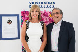 Katia Westerdahl y José Ángel Narváez tras la graduación de alumnos del CIE-UMA el Día del Español. Centro Internacional de Español de la Universidad de Málaga. Junio de 2016