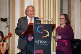 Miguel Ángel Santos Guerra en la entrega de medallas del Ateneo. Teatro María Cristina. Abril 2015