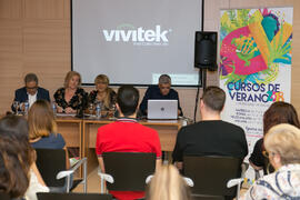Mesa Redonda: “El cambio del modelo de consumo y de comunicación”. Curso "La televisión del siglo XXI, nuevos formatos y consumos". Cursos de verano 2018 de la Universidad de Málaga. Marbella. Julio de 2018