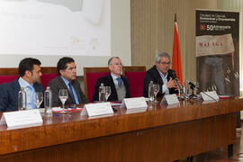 Mesa de trabajo "Palancas de crecimiento", durante la jornada del II Día de la Economía Andaluza. Facultad de Ciencias Económicas y Empresariales. Febrero de 2015