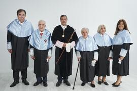 Retrato de grupo previo a la investidura como "Doctores Honoris Causa" de Antonio García Berrio y Pilar Palomo Vázquez por la Facultad de Filosofía y Letras de la Universidad de Málaga. Edificio del Rectorado. Junio de 2024