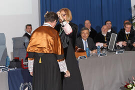 Entrega de la medalla al mérito universitario. Acto Conmemorativo de los 40 años de la Universidad de Málaga. Escuela Técnica Superior de Ingeniería Informática. Diciembre de 2012