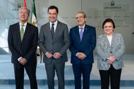 Foto de grupo. Toma de posesión de D. José Ángel Narváez Bueno como Rector de la Universidad de Málaga. Palacio de San Telmo, Sevilla. Enero de 2020