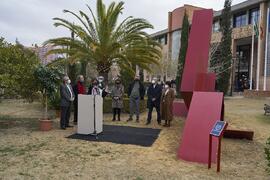 Intervención de Rosario Gutiérrez. Inauguración de la escultura "6+1", de José Ignacio Díaz de Rábago. Facultad de Ciencias de la Educación y Psicología. Campus de Teatinos. Enero de 2022
