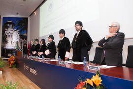 Mesa presidencial en la imposición de la Medalla de Oro de la Universidad de Málaga a la Universidad de Granada. Paraninfo. Diciembre de 2016