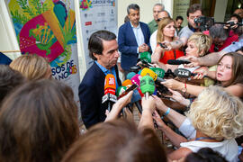 José María Aznar atiende a los medios. Cursos de Verano de la Universidad de Málaga. Edificio del Rectorado. Julio de 2018