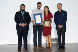 Entrega del premio "Carlos Sierra" a mejor Deportista Universitario al jugador de fútbol sala Miguel Conde. Gala del Deporte Universitario 2019. Escuela Técnica Superior de Ingeniería de Telecomunicaciones. Junio de 2019