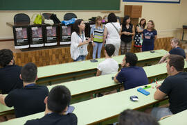 Examen en el aula Magna de la Facultad de Económicas y Empresariales. Olimpiada Española de Economía, Fase Nacional. Málaga. Junio de 2015