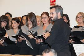 Coro Oficial de la Universidad de Málaga. Homenaje al personal que cumple 25 años de servicio en la UMA o jubilado. Paraninfo. Junio 2016