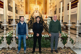 Foto de grupo tras la actuación de Arcángel en la Casa Hermandad de la Archicofradía del Paso y la Esperanza. Málaga. Marzo de 2021
