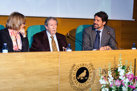 Encuentros con Cultura: Manuel Alcántara. Edificio del Rectorado. Marzo de 2013